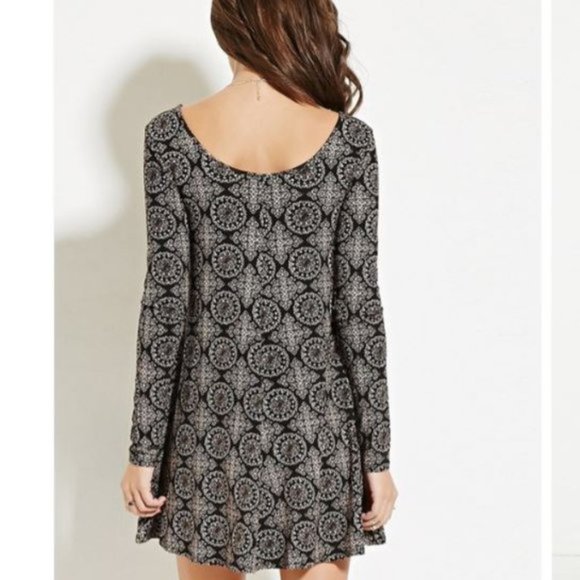 Forever 21 Medallion Print Trapeze Dress - Picture 4 of 11